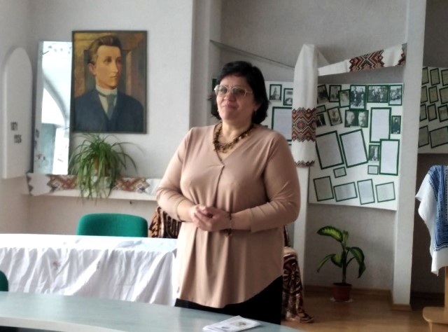 Організатор проведення театральної феєрії, доц. кафедри теорії і методики української і світової літератури Л.П.Вашків